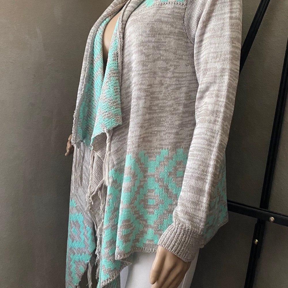 Cardigan - Picture 7 of 8